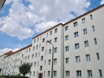 Neue Wohnung, neues Glück! Gut geschnittene 2,5-Zimmer-Wohnung