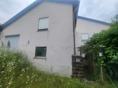 Mehrfamilienhaus mit 2 Whg und genehmigtem Ausbau zu 3 Whg