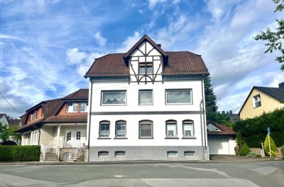 Großzügiges Mehrgenerationenhaus mit Garten in ruhiger Lage