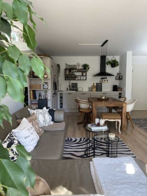 Wunderschöne Zweiraumwohnung mit Terrasse und luxuriöser, offener  Küche