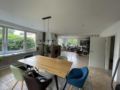 Großzügige EG-Wohnung mit Kamin, Luxusbad & Garten – hell, ruhig, hochwertig