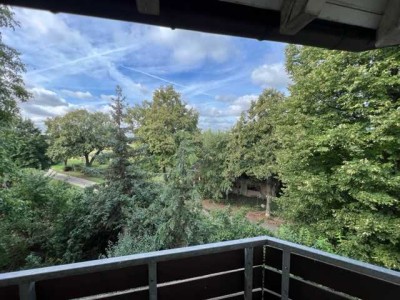 Super 2-Zi-Mais-Whg, 2. OG/DG, mit schönem Blick ins Grüne, großer Balkon, ruhige Lage