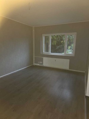 Charmante Erdgeschosswohnung in Duisburg mit Balkon und Gartenblick