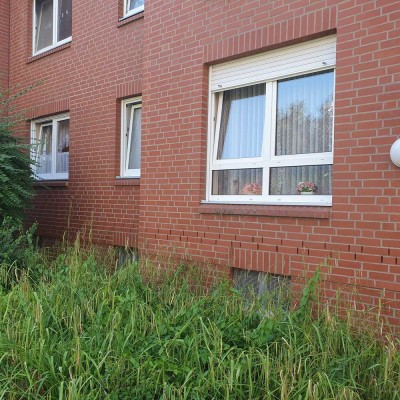 Attraktive und gepflegte 2-Raum-Hochparterre-Wohnung mit Terrasse und Garten