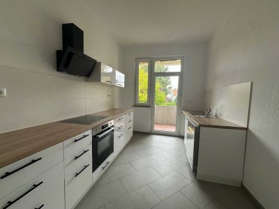 Moderne 4- Zimmer Wohnung mit Balkonzugang von Küche & Wohnzimmer -  ca. 100 m