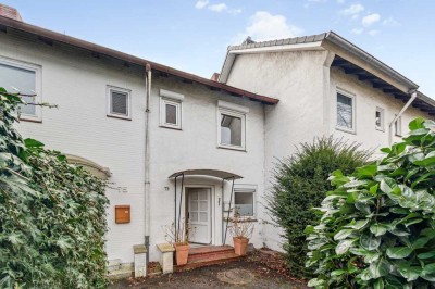 Gemütliches Reihenmittelhaus mit sonniger Terrasse und Balkon an der Elbe!