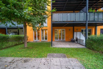 Schöne 2 Zimmerwohnung mit großem Garten und Carport