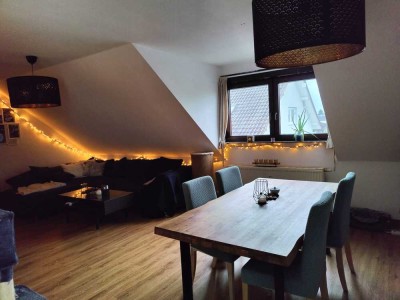Helle 3-Zimmer Dachgeschosswohnung mit Balkon in Einhausen