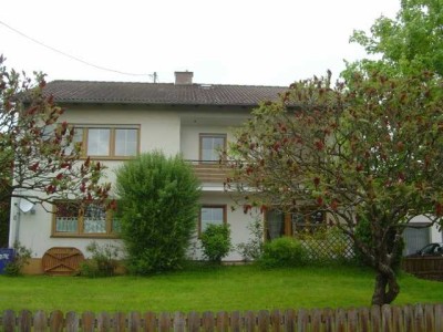 Helle, attraktive 3-Zimmer-Wohnung mit EBK, Terrasse und Garten