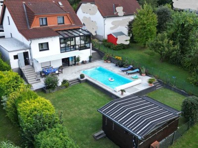 2 Doppelhaushälften bzw. Zweifamilienhaus mit Anbau in Sackgassenendlage
