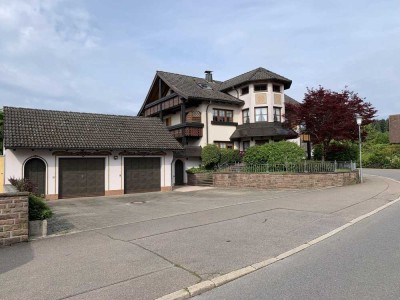 Zweifamilienhaus inmitten des malerischen Ortskern von Loßburg!