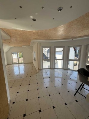 Schöne 4 ZKB Wohnung