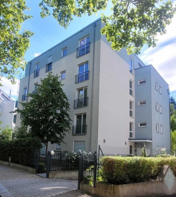 ! Erstbezug nach Komplettsanierung - EG - 3 Zi.-WE - 100 qm - Einbauküche - Terrasse + Gartenanteil