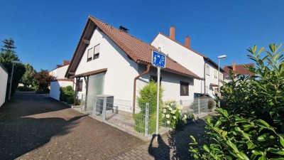 Charmantes, kuscheliges Reihenendhaus mit kleinem Garten und Kamin