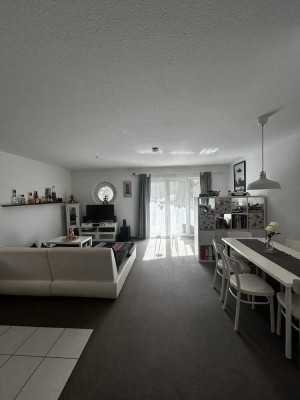 Helles 1,5-Zimmer-App. mit Einbauküche, Terrasse, Abstellraum, Kellerraum u. Kfz Stellplatz