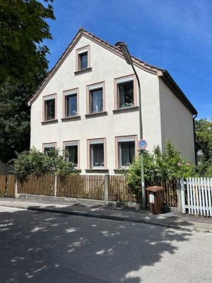 Zweifamilienhaus in ruhiger und zentraler Bestlage in Augsburg-Göggingen