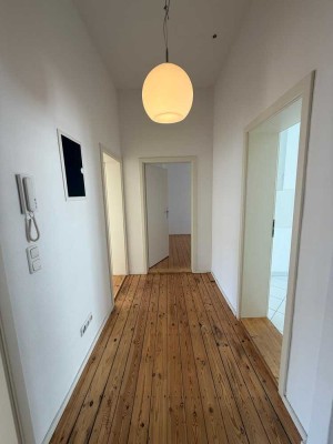 NEU *Paul & Partner* RENOVIERT UND TOP GESCHNITTEN ! SUPER ZENTRAL MIT ALTBAUCHARME !