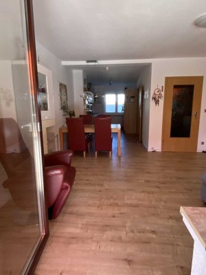Reihenhaus in Rodenberg modernisiert und sehr gepflegt von Privat