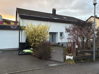Architekten-Haus mit Einliegerwohnung in Aalen-Hofherrnweiler