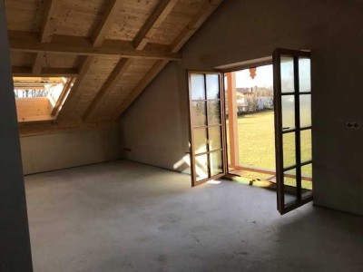 3-Zimmer Dachgeschosswohnung (93 m²) mit Balkon, Neubau/Erstbezug am Ortsrand von Neufahrn