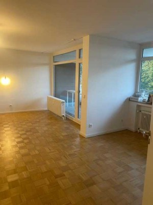 Attraktive 3,5-Zimmer Wohnung im 4. OG mit 2 Balkonen in Gelsenkirchen-Buer mit Schwimmbad