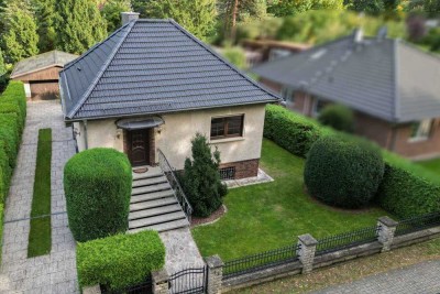 Charmanter, bezugsfreier Bungalow mit Ausbaupotenzial im Dachgeschoss und großem Garten in Falkensee