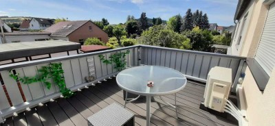Freundliche und modernisierte 2,5-Raum-Wohnung mit geh. Innenausstattung mit Balkon und EBK