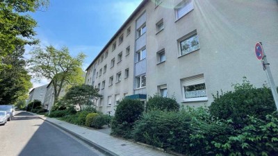 Frei ab Mai 2025 ! Geräumige 3,5-Raum Wohnung mit Balkon zur Selbstnutzung im 1.OG ! Provisionsfrei!