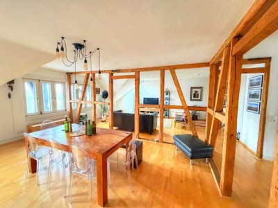 Großzügige Dachgeschosswohnung in ausgezeichneter Lage