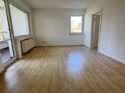 Schöne helle 3 Zimmer Wohnung in Krefeld ( mit Aufzug)