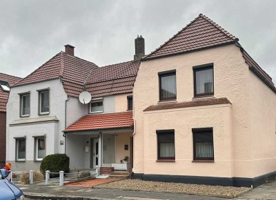 Hochmodernisierte 4-Zimmer-Doppelhaushälften mit Baugrundstück in Nordenham