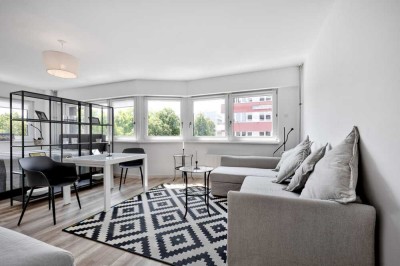 Lichterfüllte, möblierte City-Wohnung mit Balkon, bezugsfrei, saniert, mit Aufzug