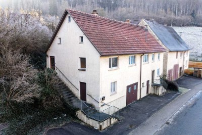 Hier können Ihre Wünsche wahr werden - Anwesen mit Nebengebäude und ca. 4.660 m² Grundstück