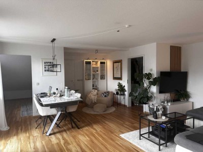 Moderne Maisonette-Wohnung mit 5 Zimmern, Balkon, EBK & Garage in Wettenberg-Krofdorf- ab Sept./Okt.