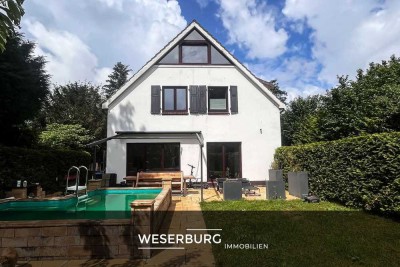 Stilvoll saniertes Einfamilienhaus mit Pool & Garten – Platzwunder in Toplage Speckenbüttel