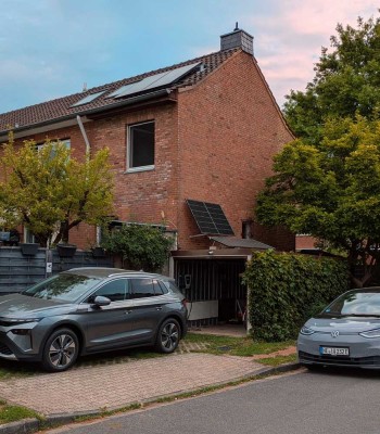 Modernes Reihenendhaus in zentraler Lage von Kleinenbroich