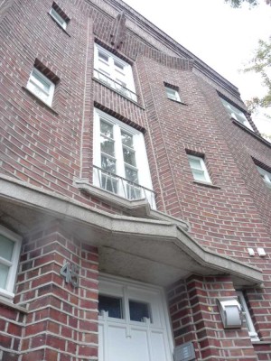 Sehr schöne 3 Zimmer Wohnung mit Balkon in saniertem Altbau in ruhiger Lage!!!