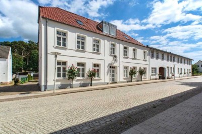 Gut geschnittene 3-Zimmer-Altbauwohnung mit Terrasse in ruhiger Lage