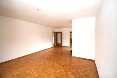 2 Zimmer-Wohnung mit Loggia und Blick auf die Befreiungshalle