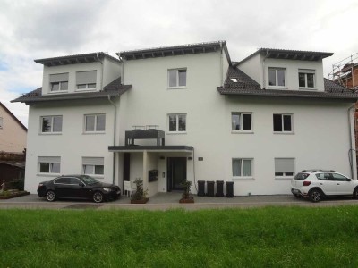MITTELBIBERACH! Schicke 2,5 Etagenwohnung mit EBK, Balkon und Tiefgaragenstellplatz zu vermieten!