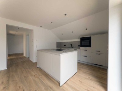 Erstbezug nach Sanierung: Moderne 3-Zimmer-Wohnung mit neuester Energieeffizienz