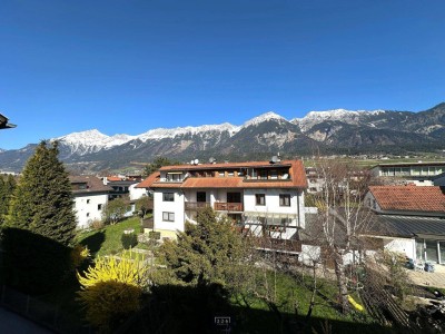 226 Immobilien: 4-Zimmer-Whg mit viel Potential in Neu-Rum, Serlesstraße / 2 Loggien / optional Garage