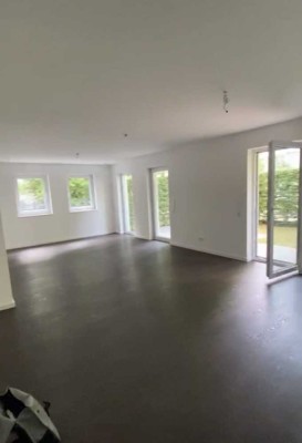 Helle 2-Zimmer Gartenwohnung in Laim
