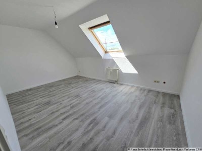 Behindertengerechte Neu sanierte 2 Raum Wohnung Hilbersdorf +Lift + EBK möglich