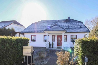 Preissenkung: Zwei Wohneinheiten oder großes Einfamilienhaus mit Garten in Dreschvitz
