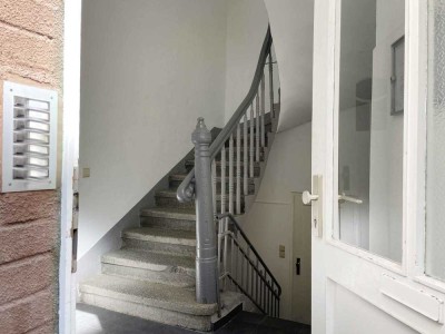 Kompakte 1-Raumwohnung im Dachgeschoss – Ruhige Lage mit Top-Anbindung