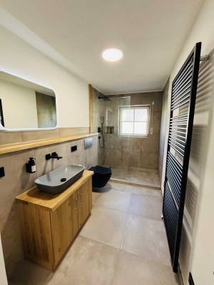 Frisch sanierte 3- Zimmer Wohnung mit Balkon und TG-Stellplatz