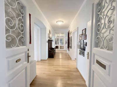 Wohnen mit Altbauflair - Sanierte Altbauwohnung in Saggen