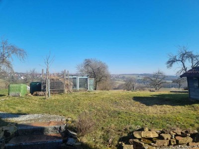 Ansprechende 2-Zimmer-Terrassenwohnung mit EBK im Grünen mit Ausblick