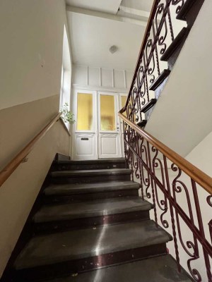 Großzügige Altbauwohnung inkl. Balkon, Gartenmitbenutzung in der Südstadt